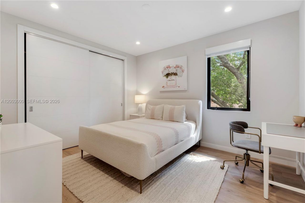 2916 Jackson Ave , Unit 2916, Coconut Grove, FL 33133 Photo