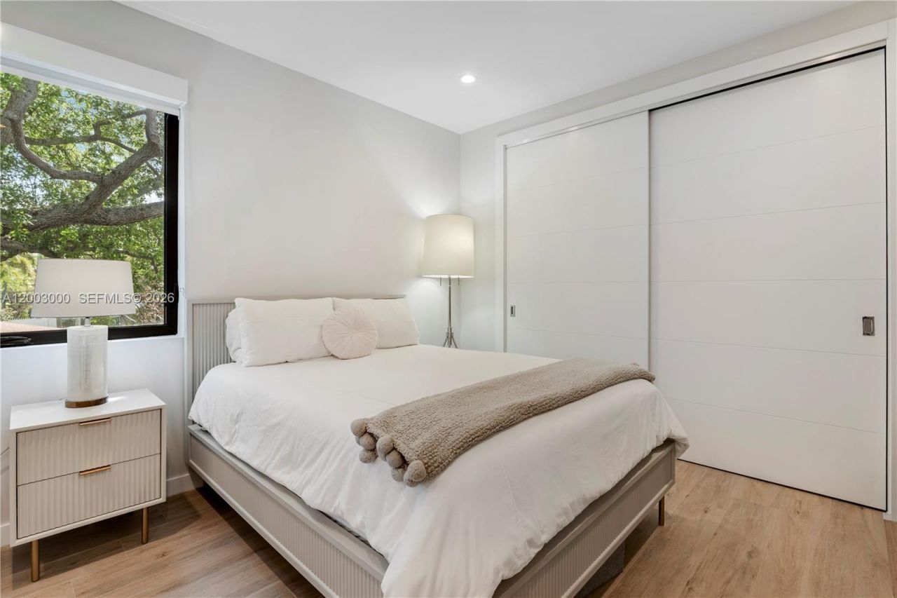 2916 Jackson Ave , Unit 2916, Coconut Grove, FL 33133 Photo