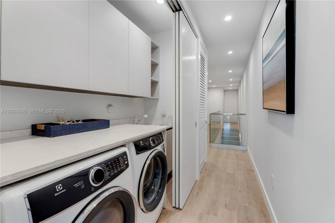 2916 Jackson Ave , Unit 2916, Coconut Grove, FL 33133 Photo