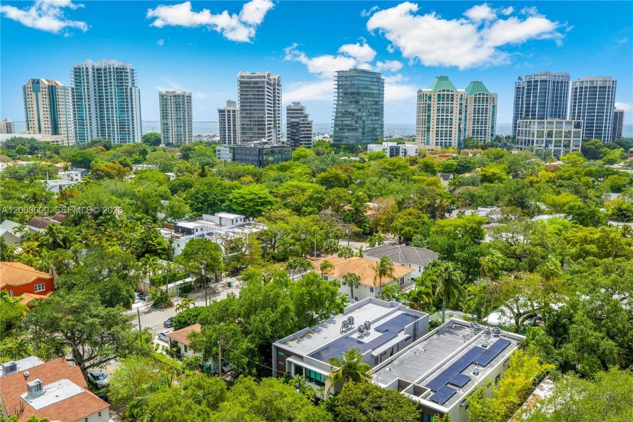 2916 Jackson Ave , Unit 2916, Coconut Grove, FL 33133 Photo