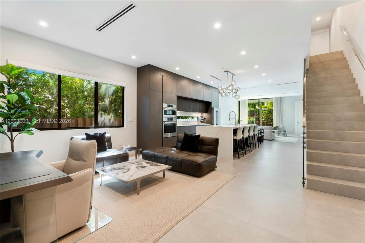 2916 Jackson Ave , Unit 2916, Coconut Grove, FL 33133 Photo