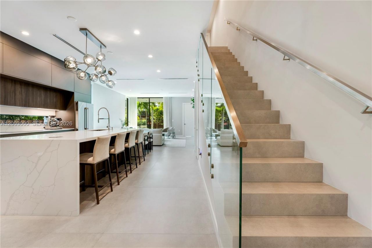 2916 Jackson Ave , Unit 2916, Coconut Grove, FL 33133 Photo