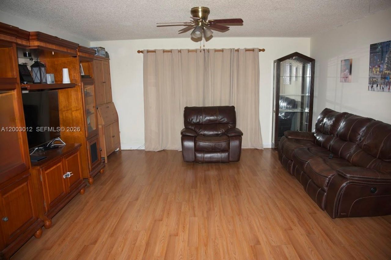 9955 NW 10th St , Unit 24, Pembroke Pines, FL 33024 Photo
