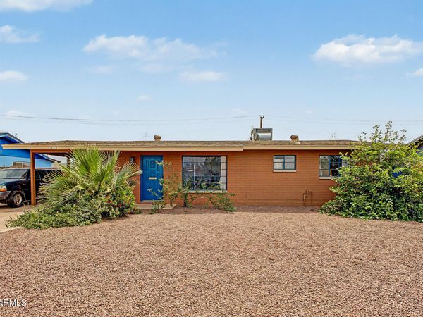 2125 W 2ND Street, Mesa, AZ 85201