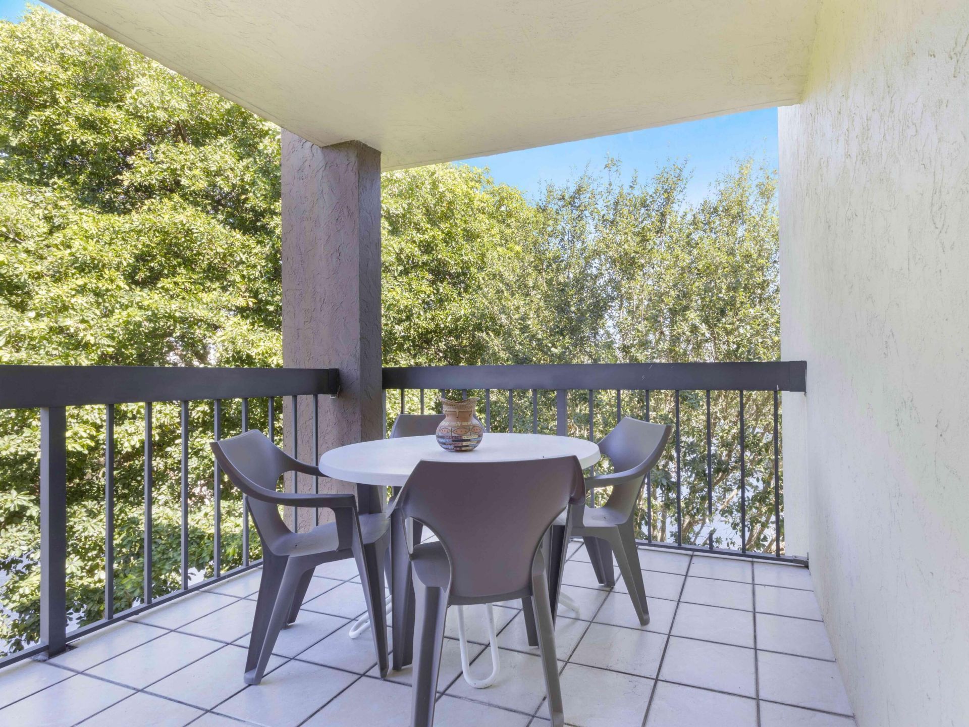 955 Egret Circle, Unit 402, Delray Beach, FL 33444 Photo