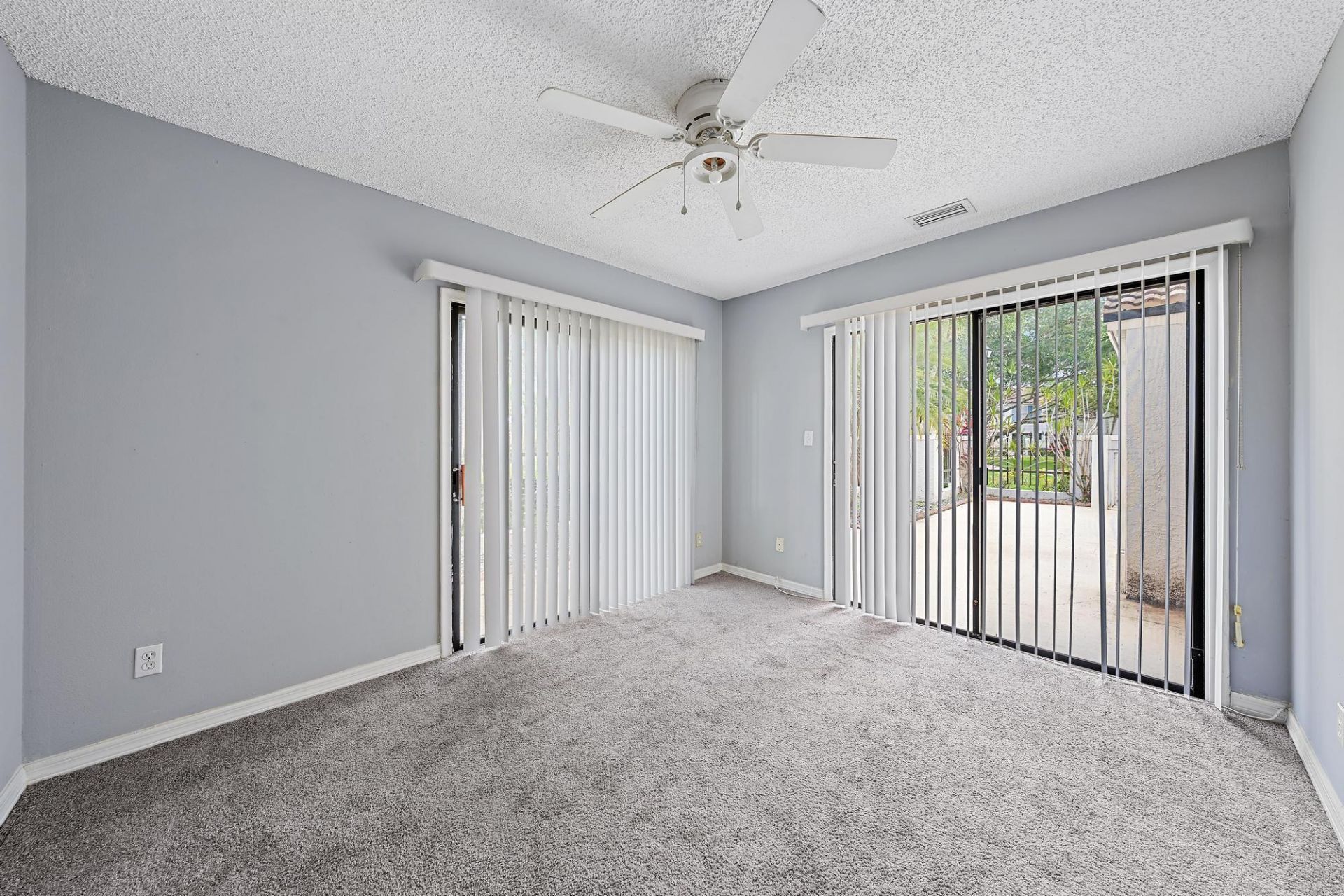 352 Prestwick Circle, Unit 1, Palm Beach Gardens, FL 33418 Photo