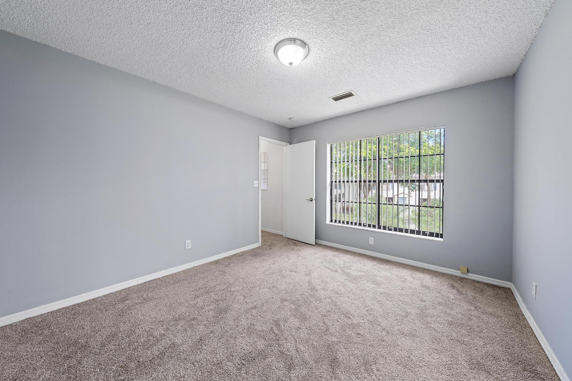 352 Prestwick Circle, Unit 1, Palm Beach Gardens, FL 33418 Photo