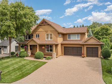 1520 Bridgewater Road , Golden Valley, MN 55422