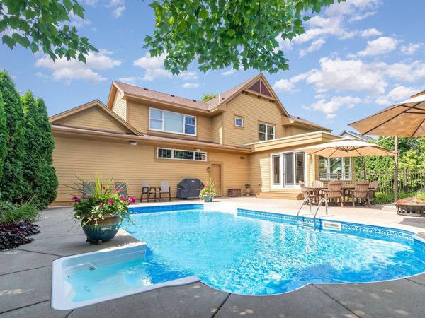 1520 Bridgewater Road , Golden Valley, MN 55422