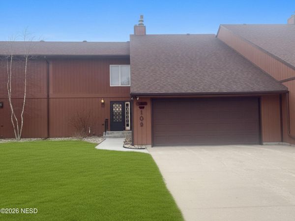 109 SUMMERWOOD DRIVE, Watertown, SD 57201