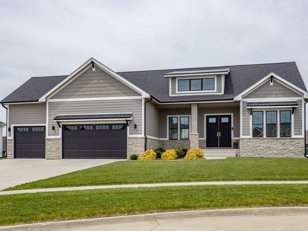2630 Crescent Ridge Drive, Waukee, IA 50263