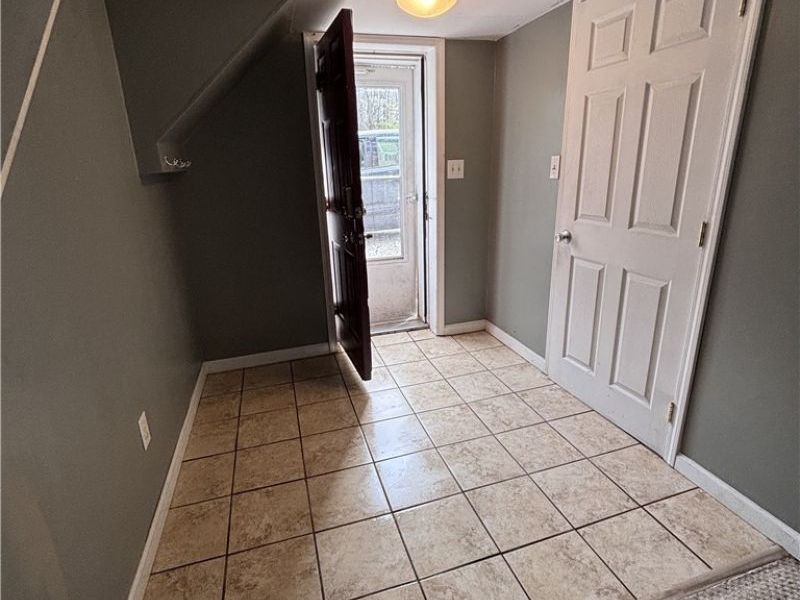 880 E Caston Road , Uniontown, OH 44685 Photo 33