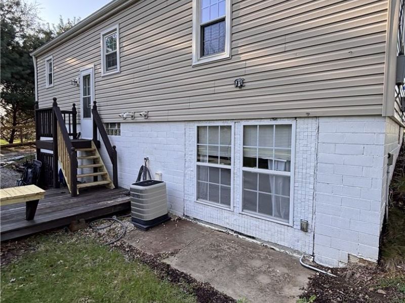 880 E Caston Road , Uniontown, OH 44685 Photo 34