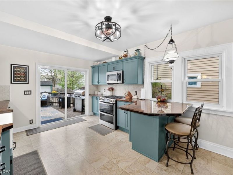 2224 Bunts Road, Lakewood, OH 44107 Photo 11