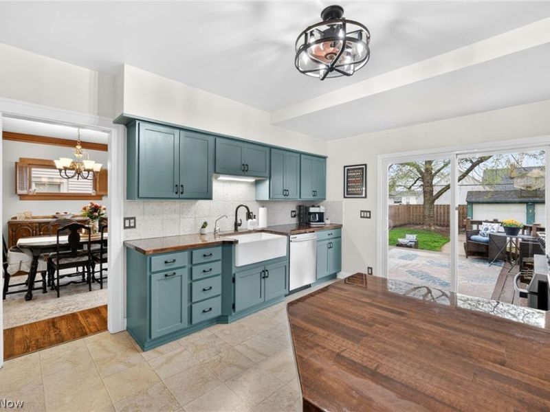 2224 Bunts Road, Lakewood, OH 44107 Photo 12