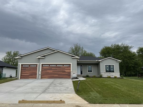 361 Linda Lane, Riverdale, IA 52722