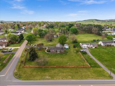 330 N SUNSET DR, BROADWAY, VA 22815