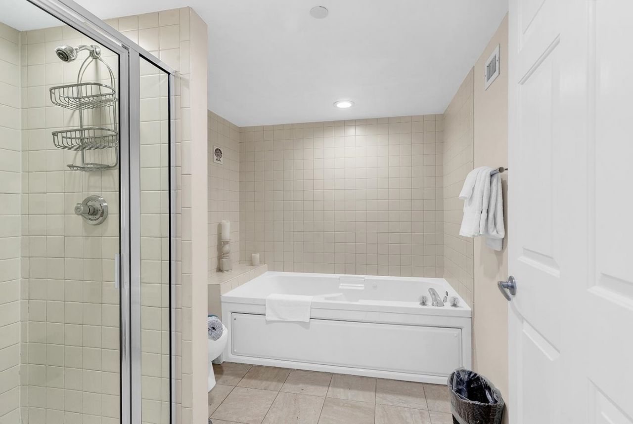 8560 Queensway Blvd.  Photo 11