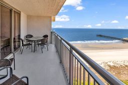 8560 Queensway Blvd.  photo 4