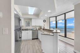 8560 Queensway Blvd.  photo 4