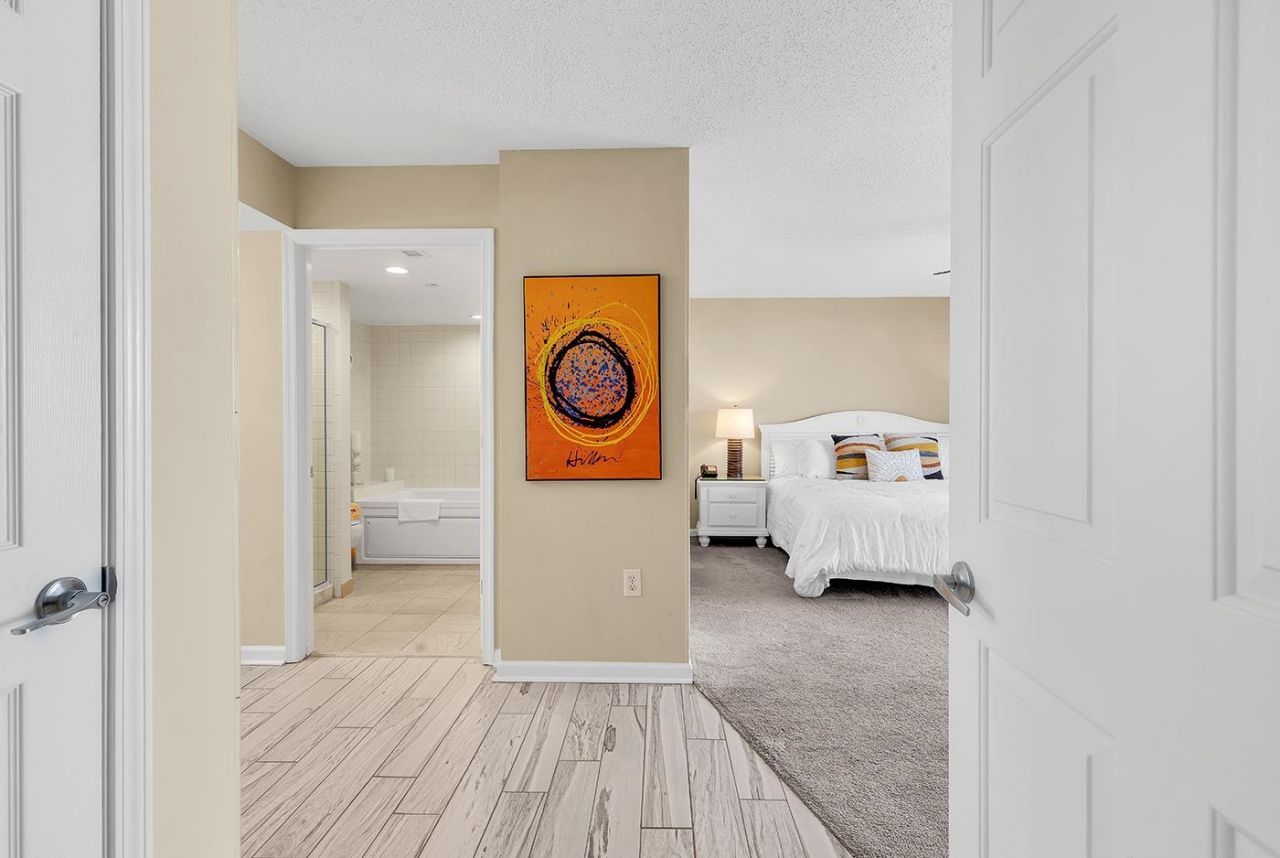 8560 Queensway Blvd.  Photo 7