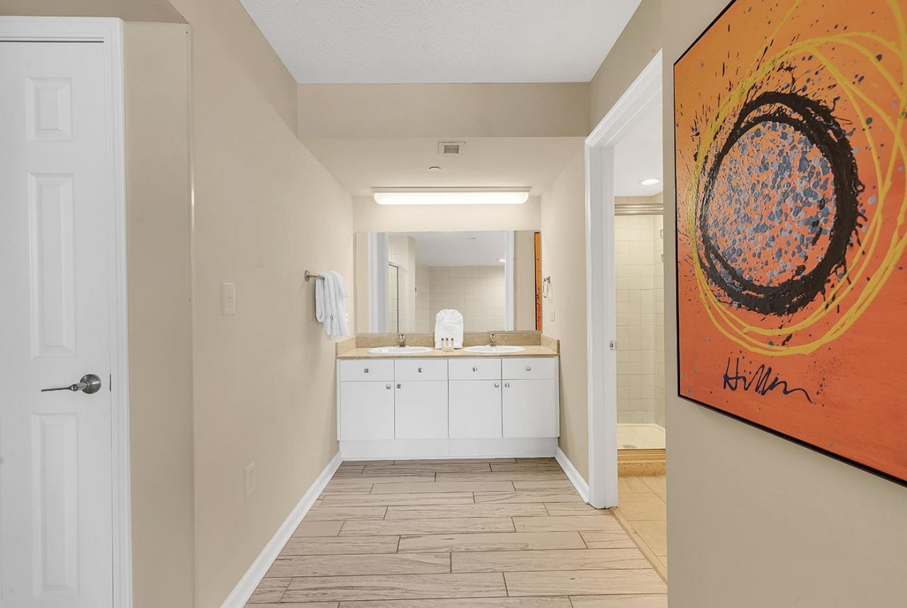 8560 Queensway Blvd.  Photo 8