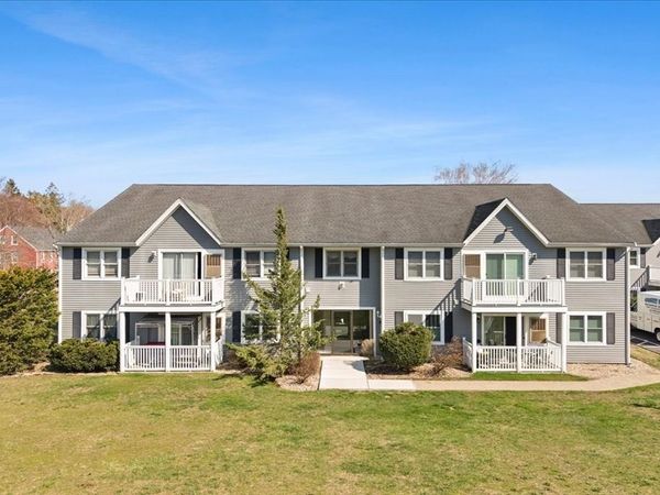 450 Somerset Ave, Unit 1-8, Taunton, MA 02780