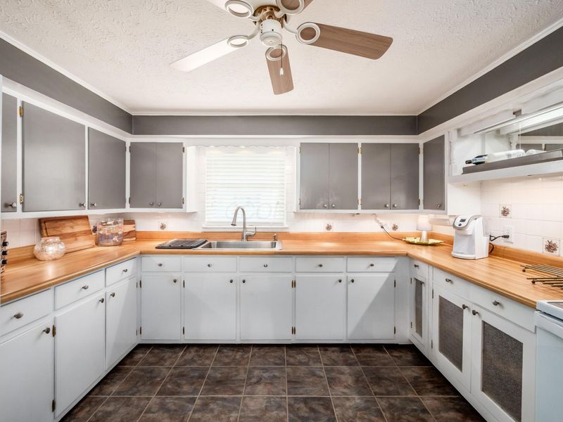 3 Lakeview Drive , Thornville, OH 43076 Photo 10