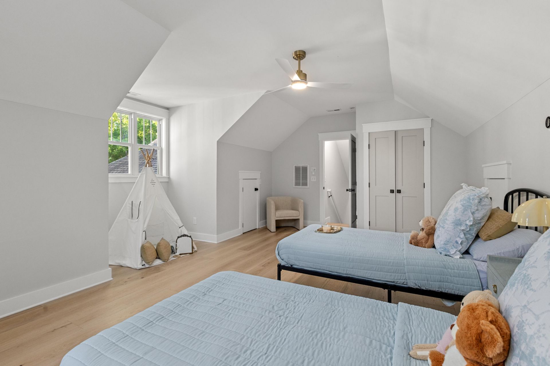 1063 Barfield Street Photo 25