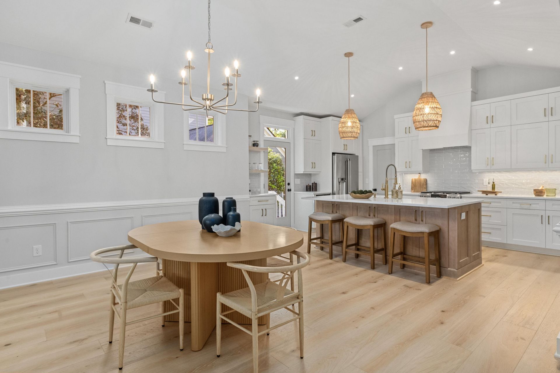 1063 Barfield Street Photo 8