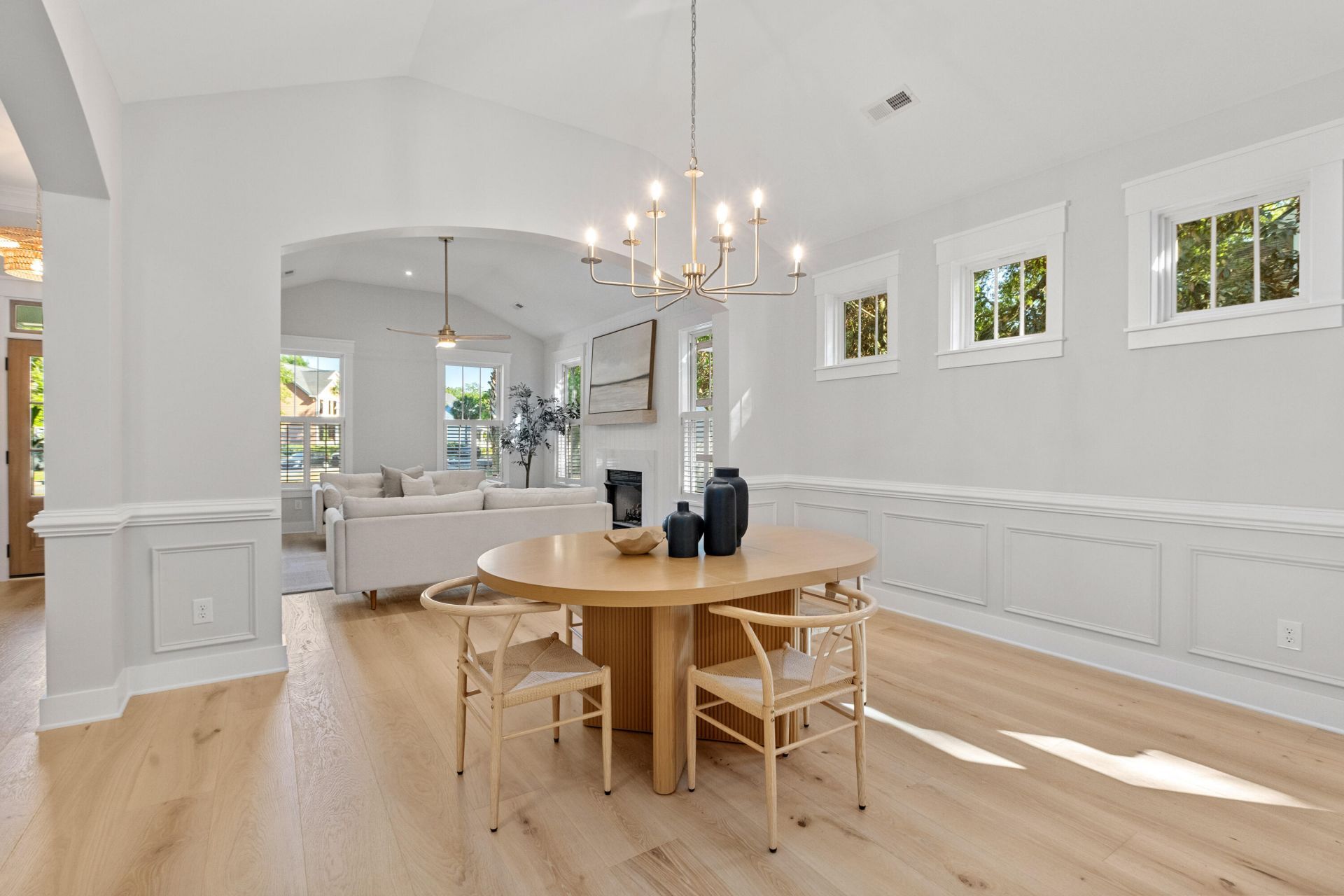 1063 Barfield Street Photo 9