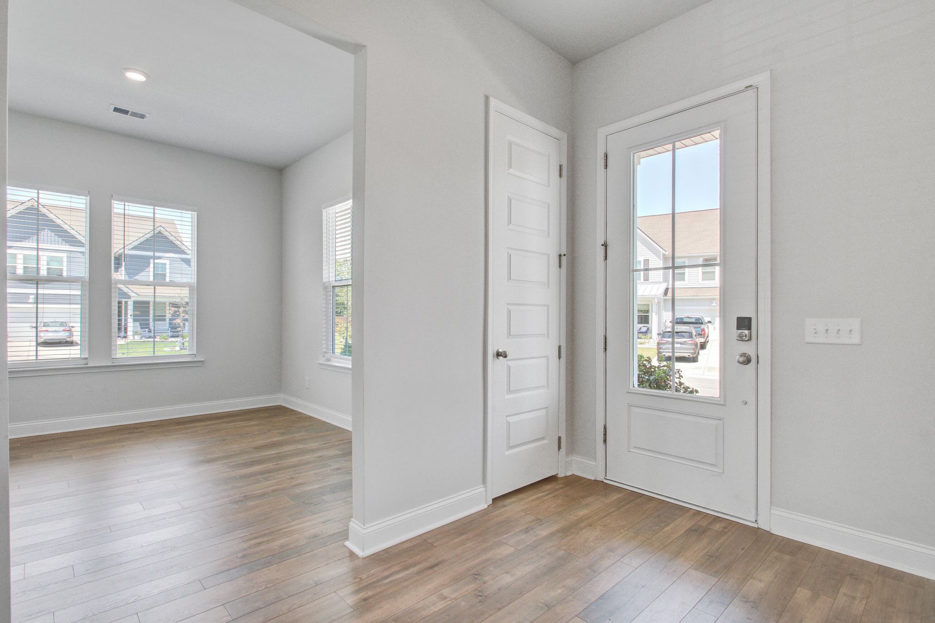 416 W Respite Lane Photo 8