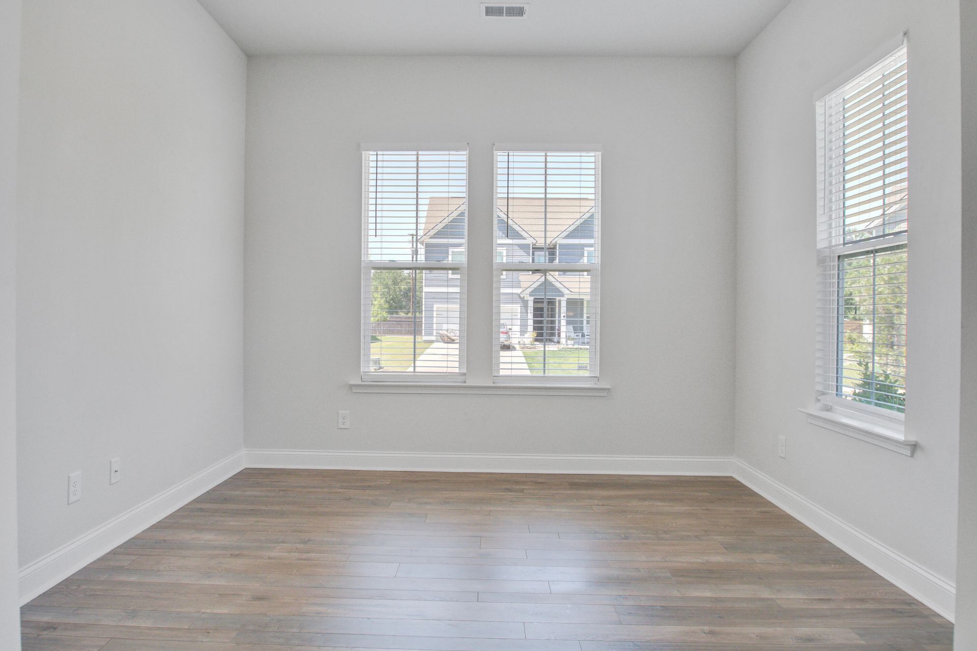 416 W Respite Lane Photo 9