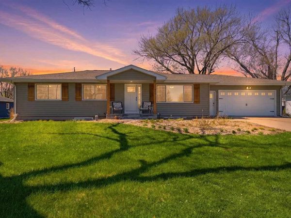 263 Larick Dr, Marion, IA 52302