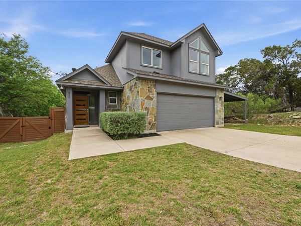 820 Panorama DR, Dripping Springs, TX 78620