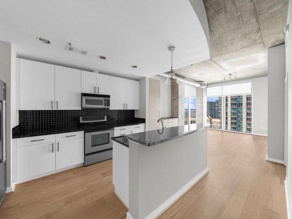 250 Pharr Road NE, Unit 1602, Atlanta, GA 30305