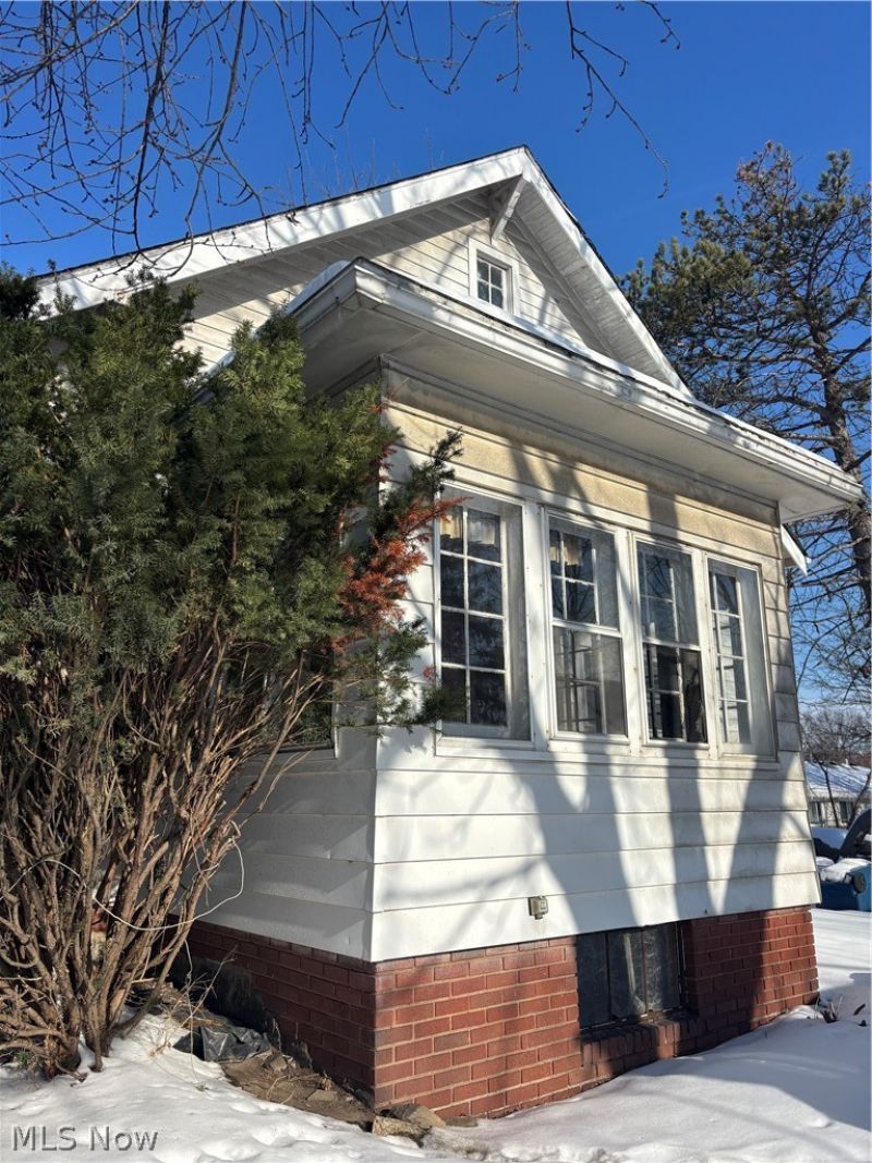 6377 Stumph Road, Parma Heights, OH 44130