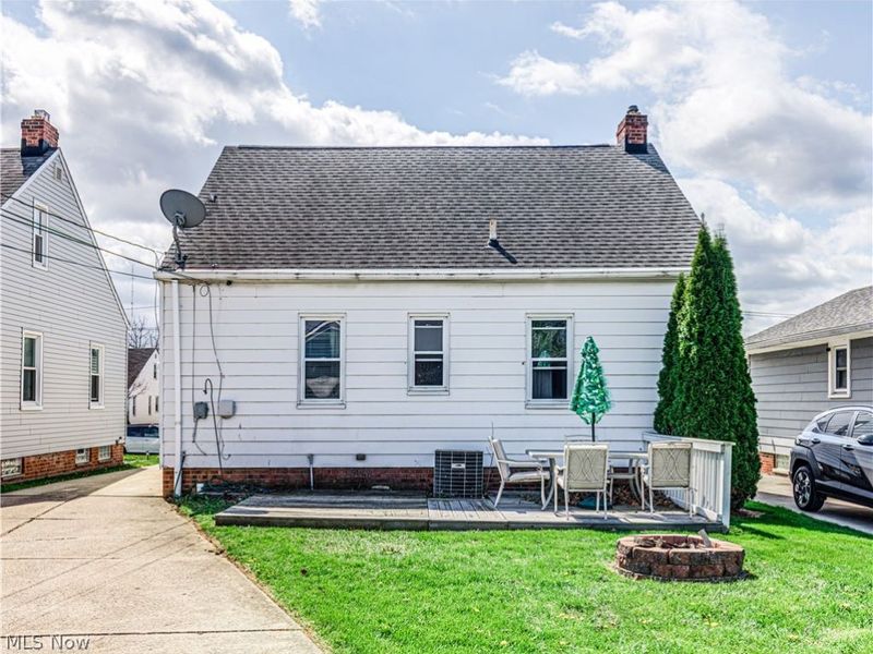 6106 Pelham Drive, Parma, OH 44129 Photo 2