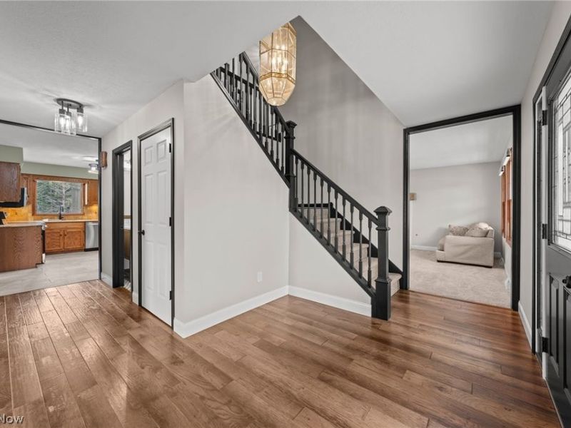 165 Valley Brook Boulevard, Hinckley, OH 44233 Photo 3