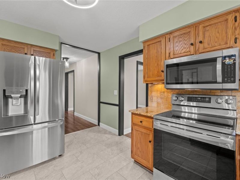 165 Valley Brook Boulevard, Hinckley, OH 44233 Photo 7