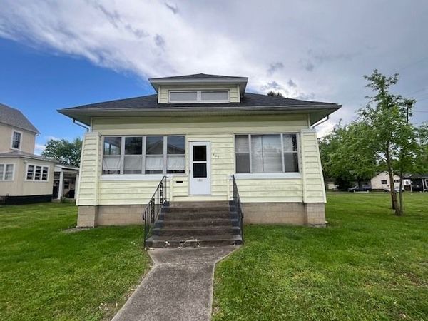 409 E Everett Street, Marion, IL 62959