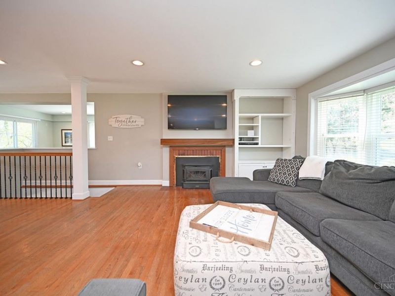 6866 Kenwood Road, Cincinnati, OH 45243 Photo 2