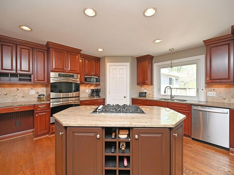 6866 Kenwood Road, Cincinnati, OH 45243 Photo 3