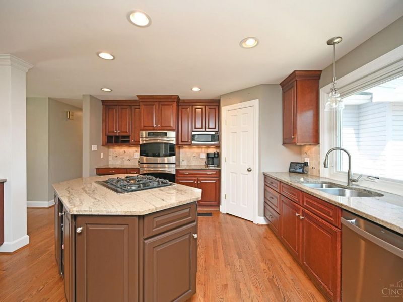 6866 Kenwood Road, Cincinnati, OH 45243 Photo 32