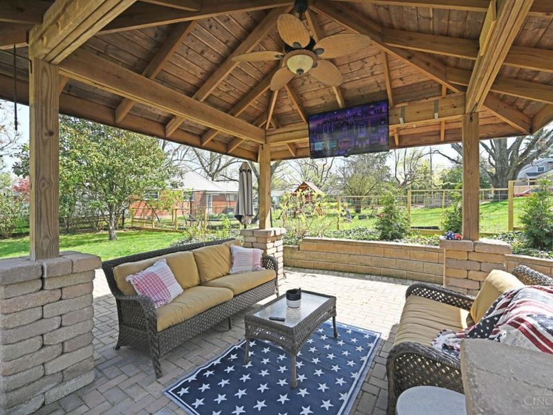 6866 Kenwood Road, Cincinnati, OH 45243 Photo 4