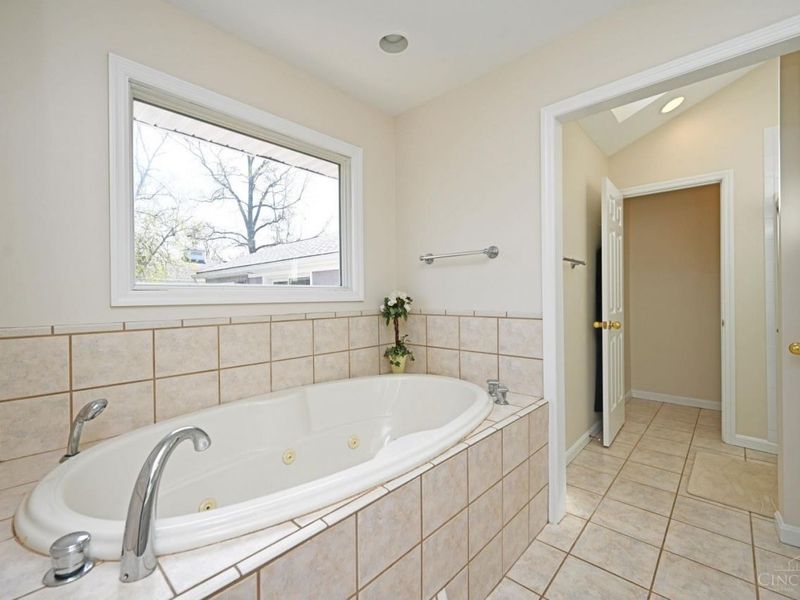 6866 Kenwood Road, Cincinnati, OH 45243 Photo 48