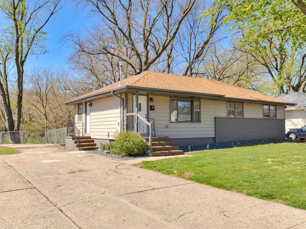 2316 Vine Street, West Des Moines, IA 50265