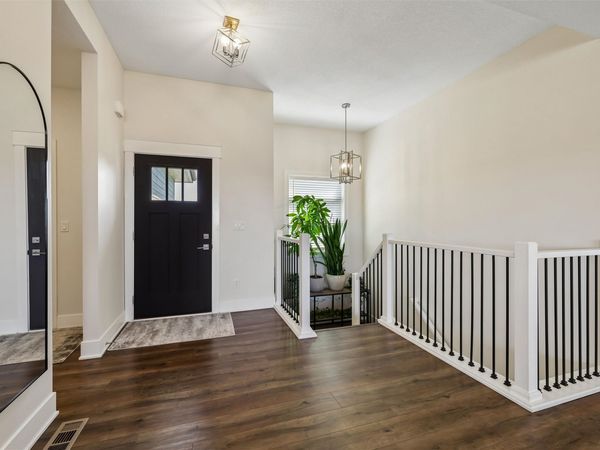 706 NE 57th Street, Ankeny, IA 50021