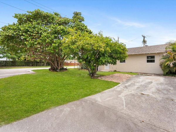 821 Northview Drive, Jupiter, FL 33458