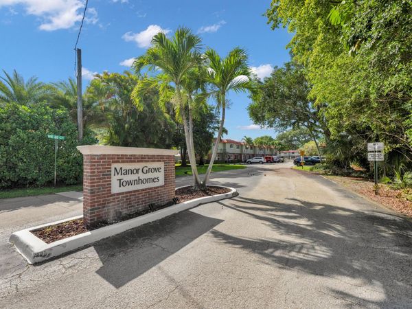16 NE 20th Court, Unit B8, Wilton Manors, FL 33311
